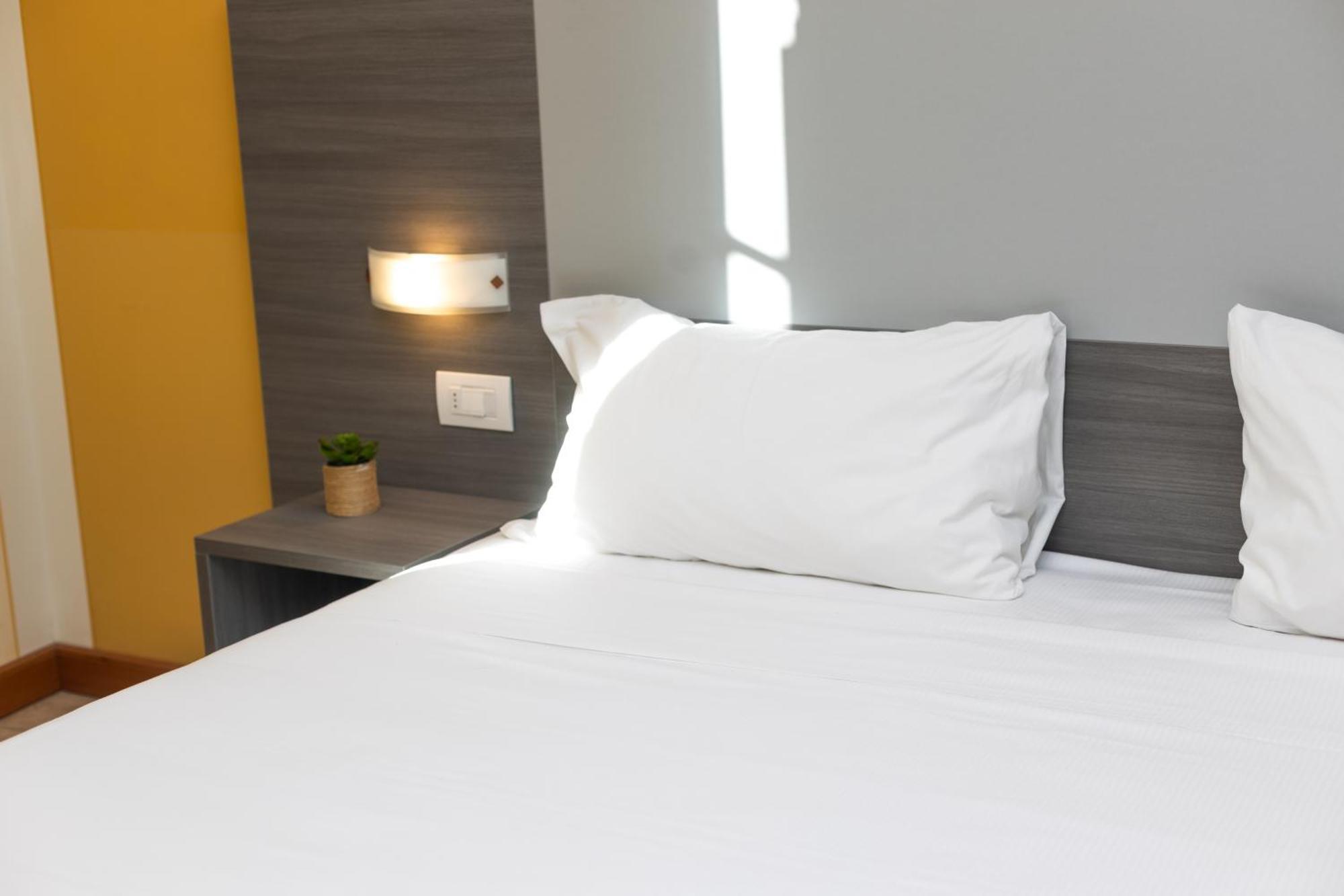 Hotel San Gottardo Verbania Esterno foto