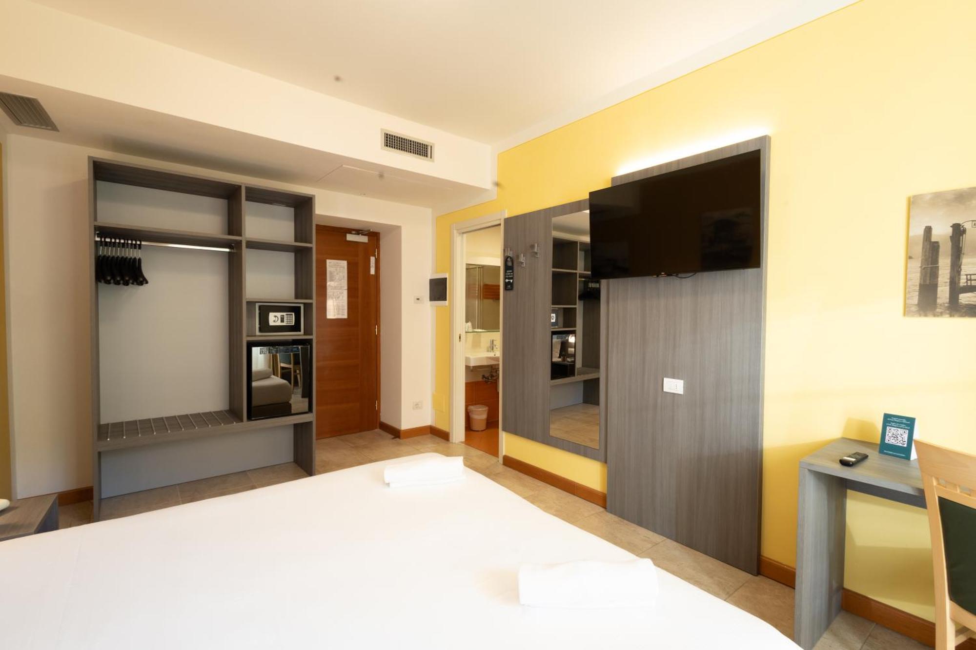 Hotel San Gottardo Verbania Esterno foto