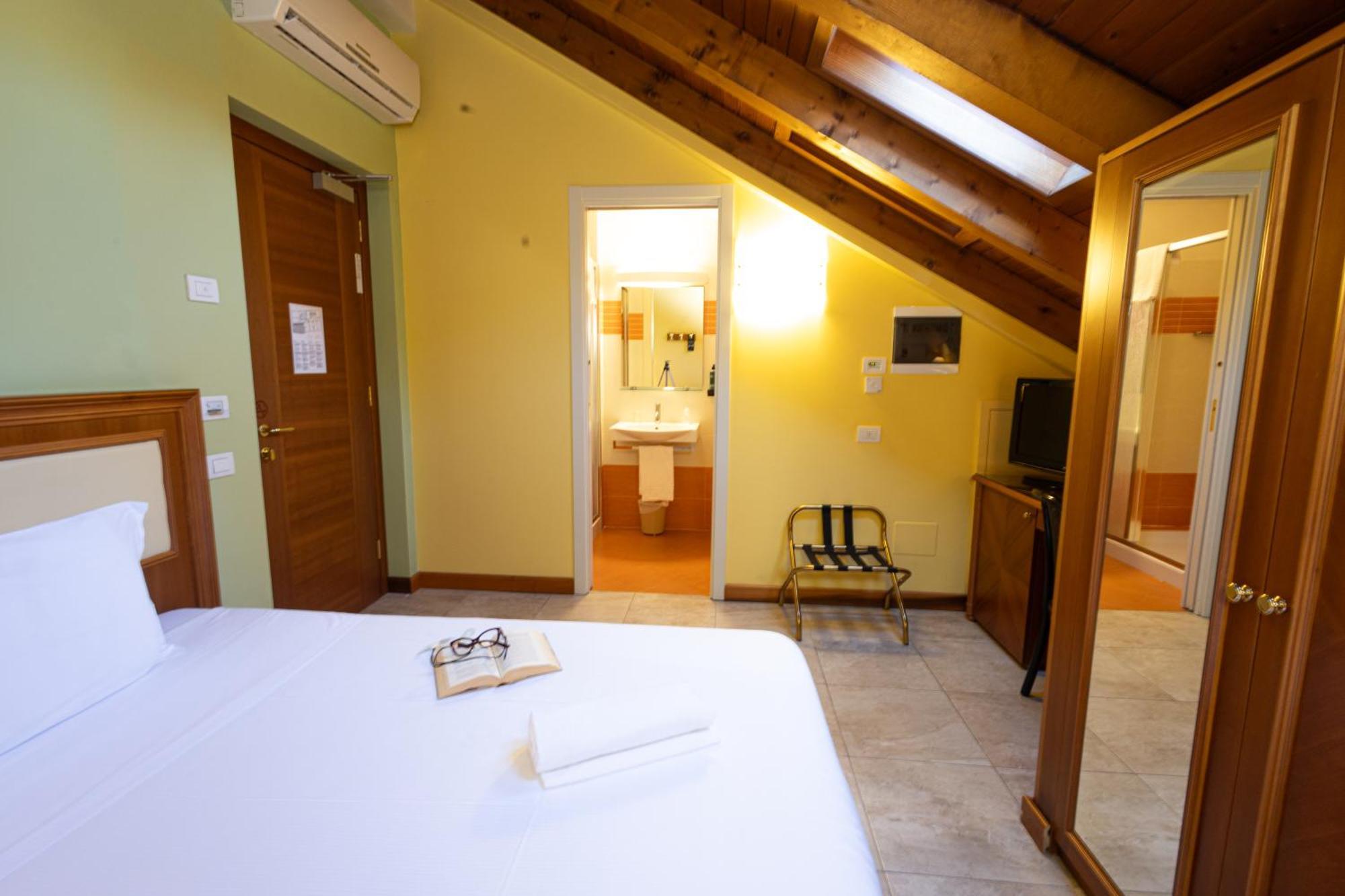 Hotel San Gottardo Verbania Esterno foto