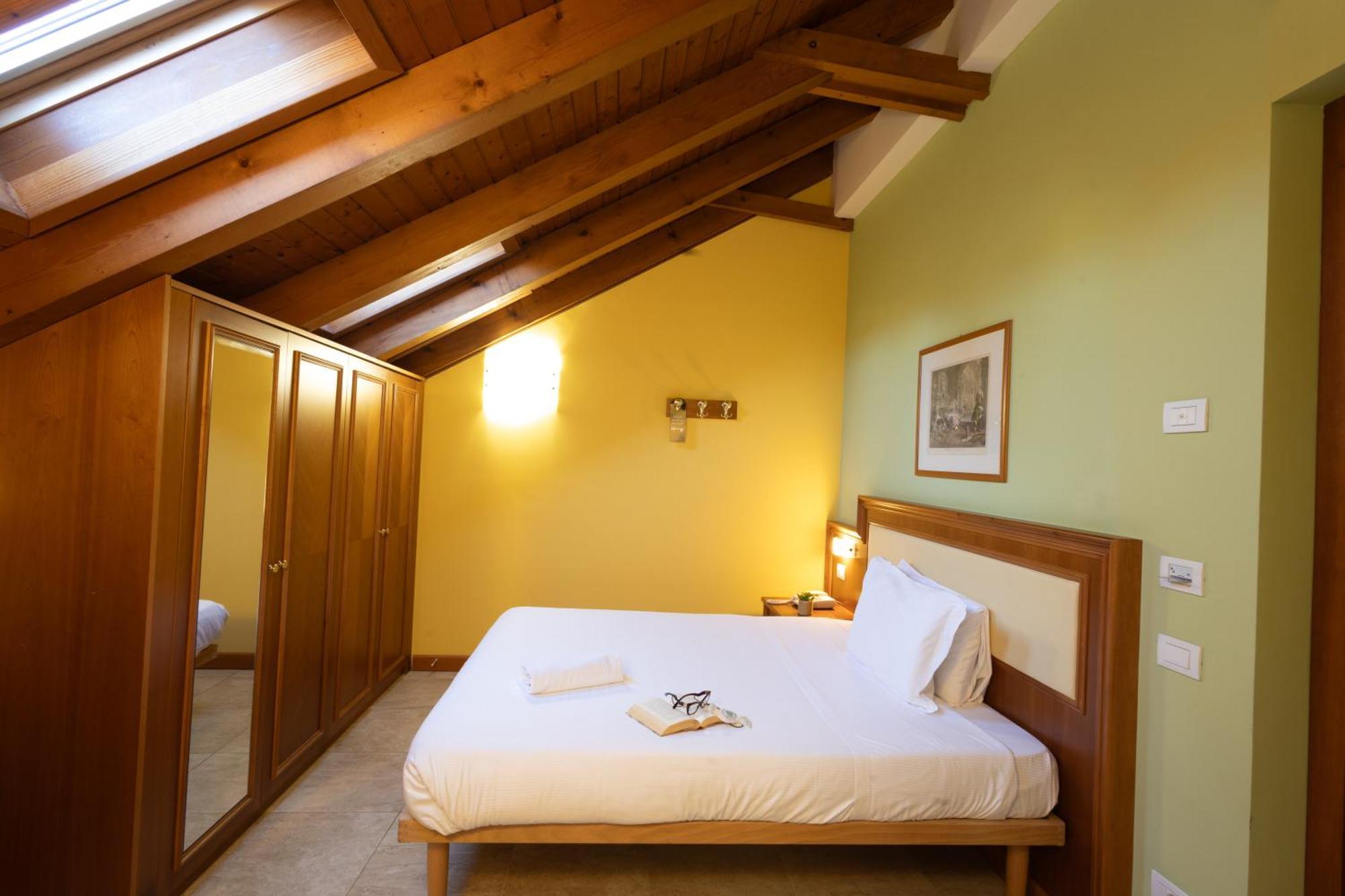 Hotel San Gottardo Verbania Esterno foto