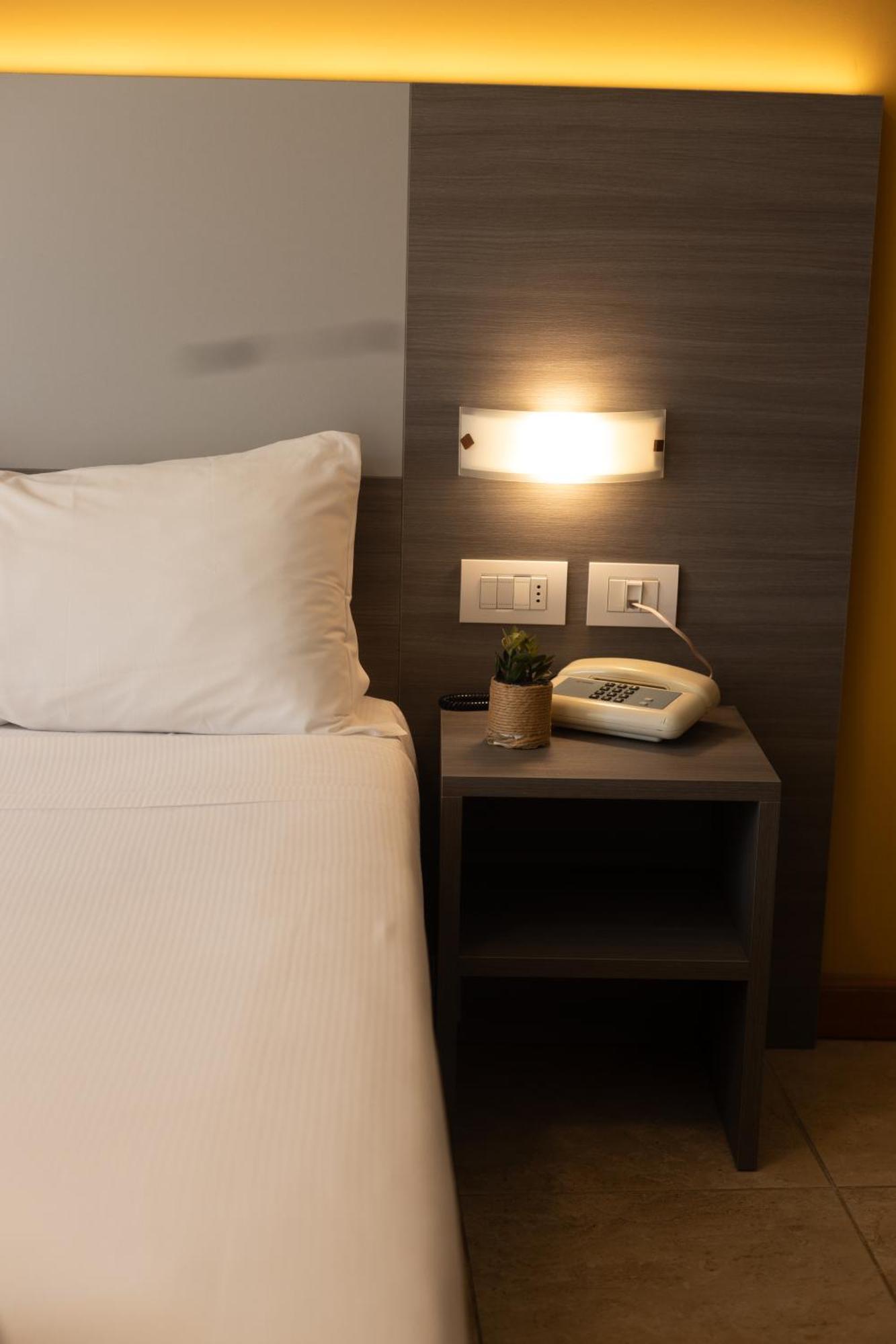 Hotel San Gottardo Verbania Esterno foto