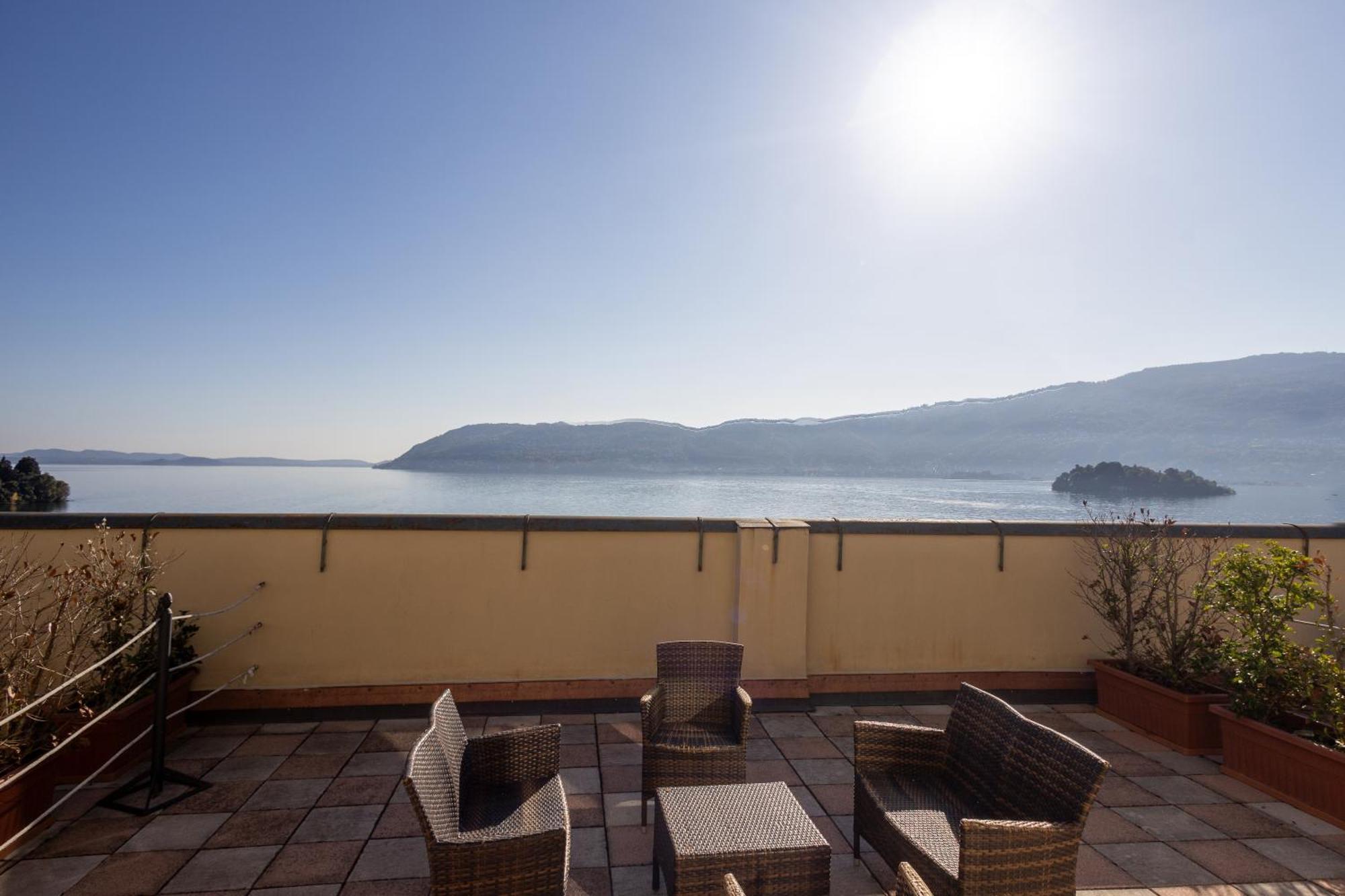 Hotel San Gottardo Verbania Esterno foto